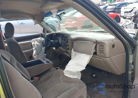 2002 GMC Sierra 1500 Sl z USA, uszkodzony, nr VIN 1GTEC14W02Z260723